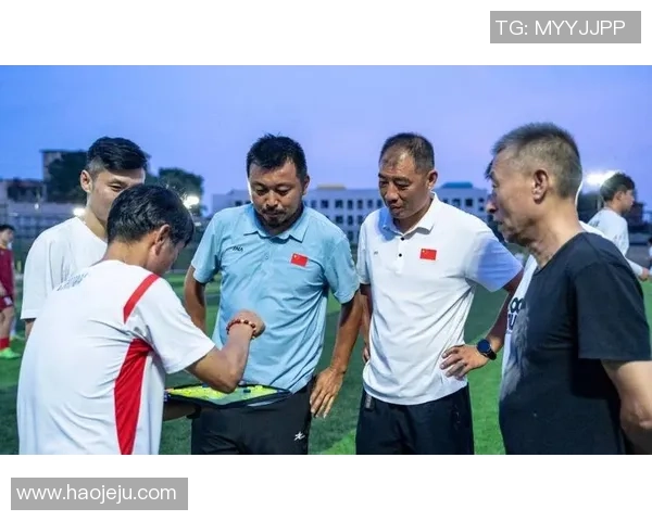 杨伟独家分享足球心得与技巧助你提升球技与比赛表现 杨伟独家分享足球心得与技巧助你提升球技与比赛表现