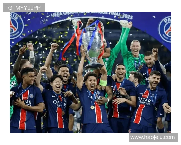 荣耀之巅世界足球明星奖杯见证足坛传奇与梦想的交汇 荣耀之巅世界足球明星奖杯见证足坛传奇与梦想的交汇